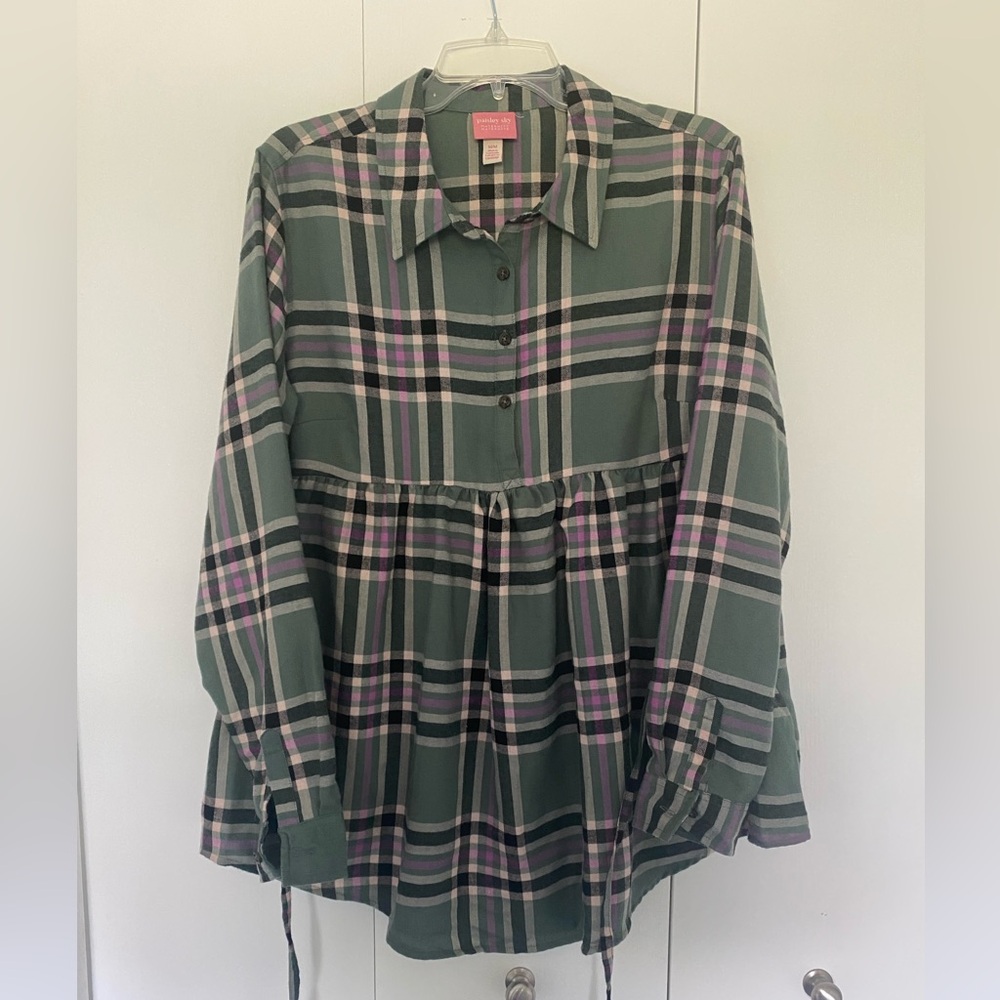 Paisley sky maternity top, green check pattern size medium